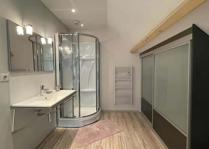 بيت للعطل La Maison De Julie Burosse-Mendousse